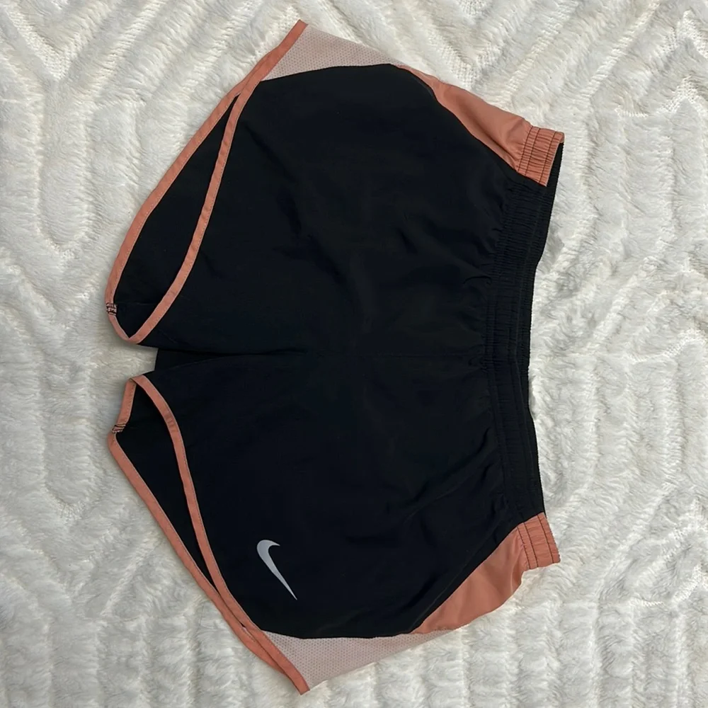 Nike Running Shorts - Picture 1 of 3